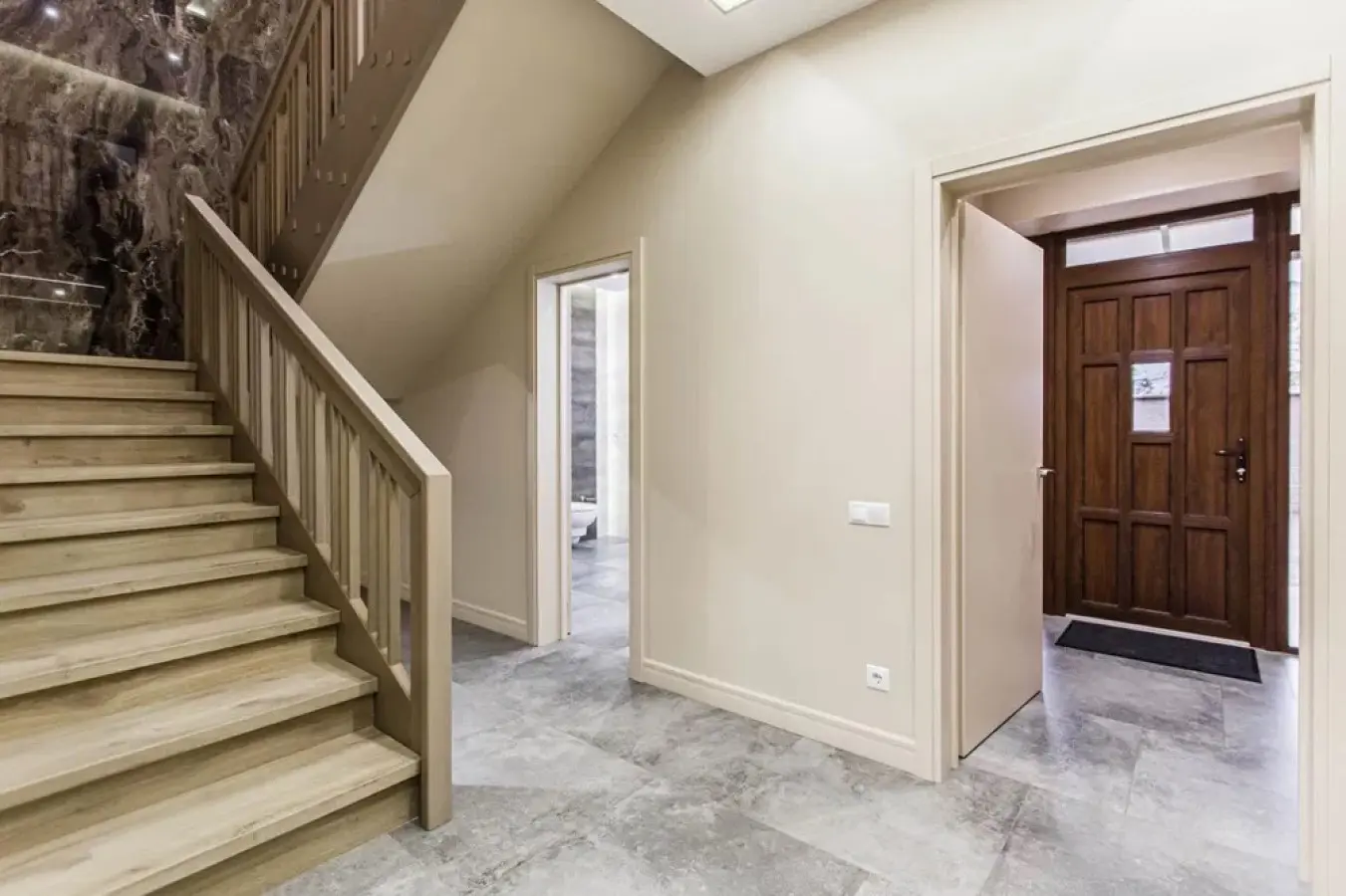 Фото Зняти будинок, Центральна вул.  Київ в довгострокову оренду, ціна: 2800 $, код 3298