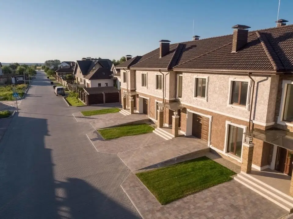 Фото Зняти будинок, Центральна вул.  Київ в довгострокову оренду, ціна: 2800 $, код 3298