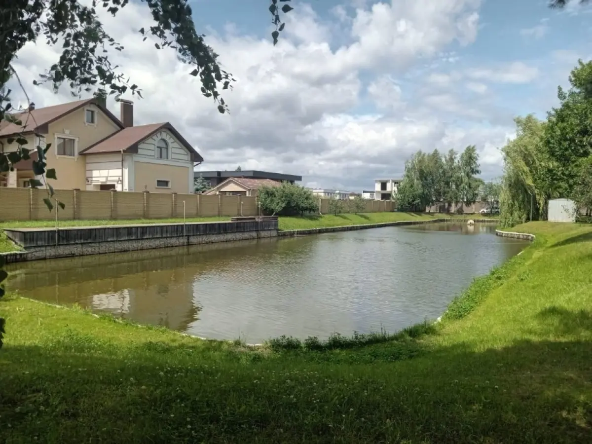 Фото Зняти будинок, Центральна вул.  Київ в довгострокову оренду, ціна: 2800 $, код 3298