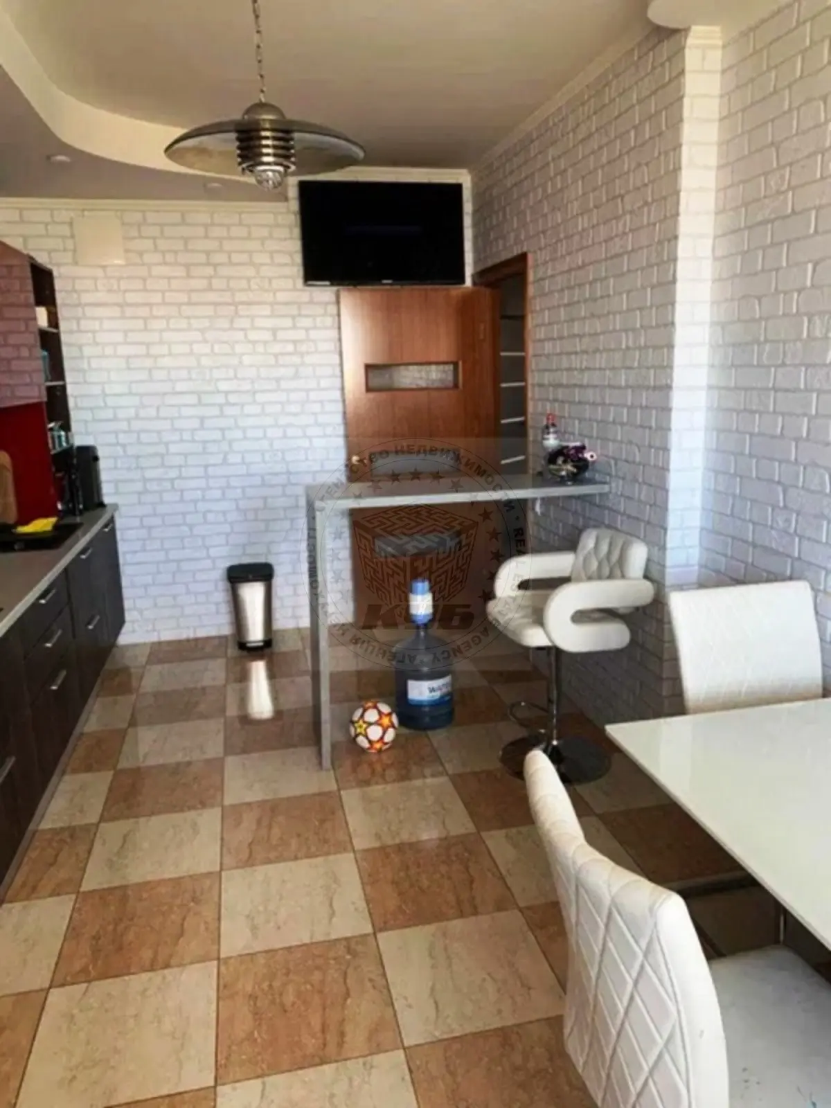 Фото Selling a 2-room apartment, 82 sq.m., Verkhovynna Street 35 Kyiv, price: 125000 $, code 3306