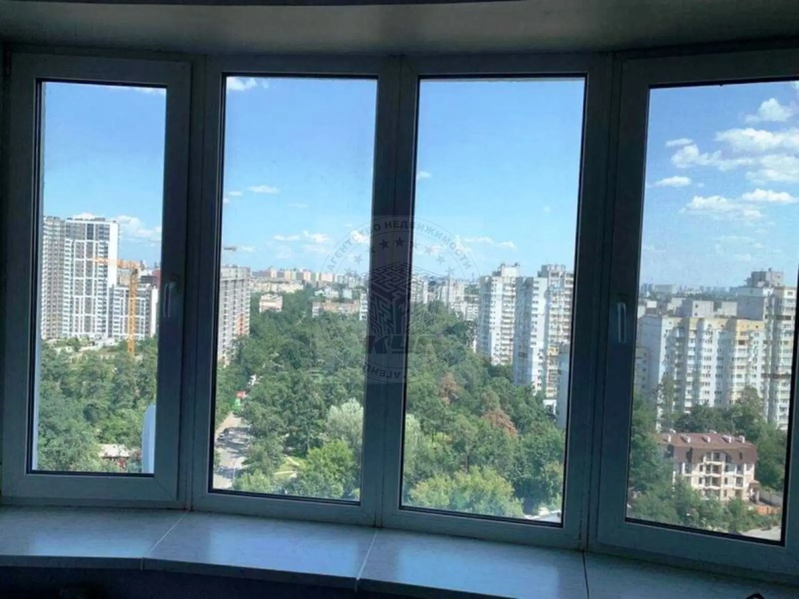 Фото Selling a 2-room apartment, 82 sq.m., Verkhovynna Street 35 Kyiv, price: 125000 $, code 3306