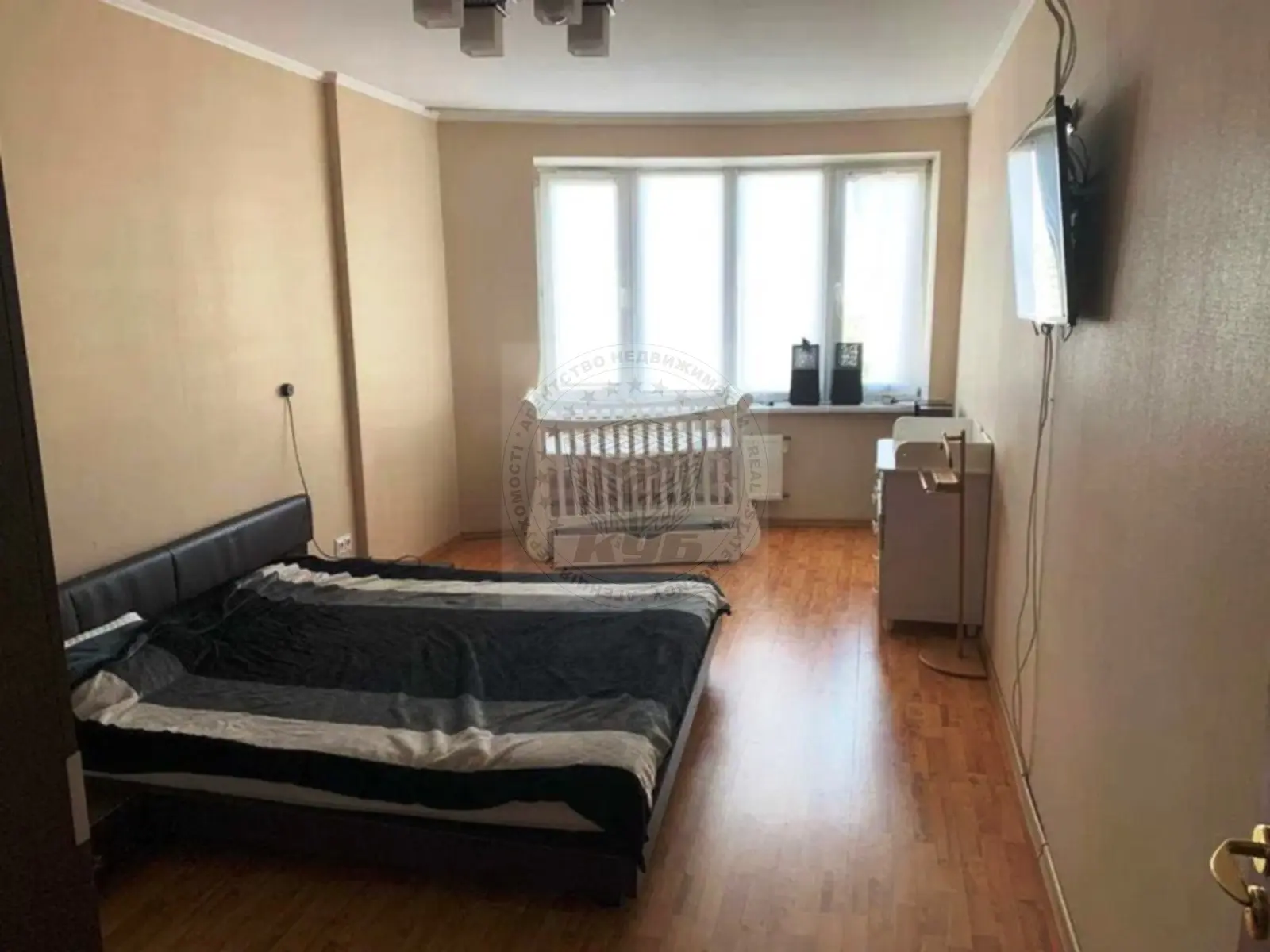 Фото Selling a 2-room apartment, 82 sq.m., Verkhovynna Street 35 Kyiv, price: 125000 $, code 3306