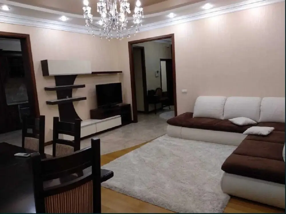 Фото Зняти 3 кімнатну квартиру, Срібнокільська вул.  Київ в довгострокову оренду, ціна: 25000 грн, код 3315