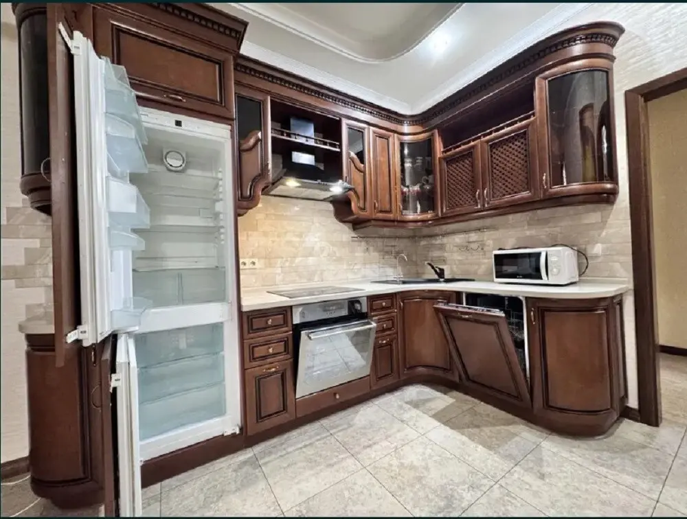 Фото Зняти 3 кімнатну квартиру, Срібнокільська вул.  Київ в довгострокову оренду, ціна: 25000 грн, код 3315