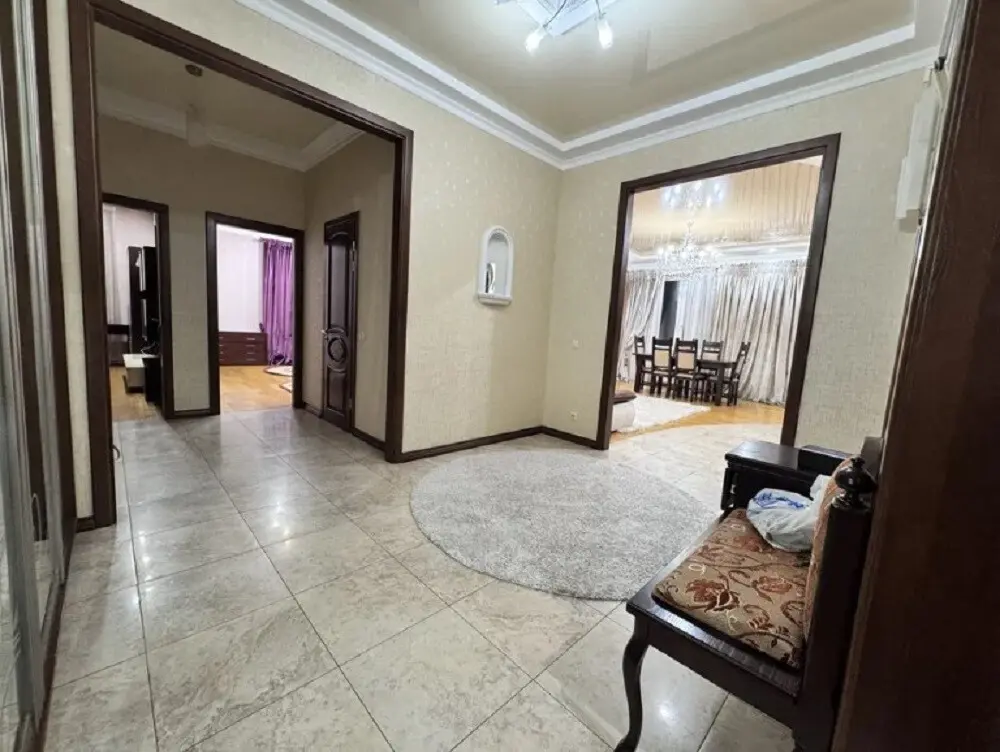 Фото Зняти 3 кімнатну квартиру, Срібнокільська вул.  Київ в довгострокову оренду, ціна: 25000 грн, код 3315