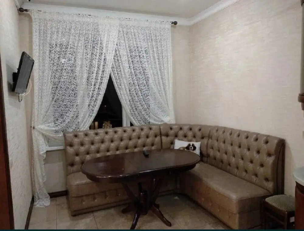 Фото Зняти 3 кімнатну квартиру, Срібнокільська вул.  Київ в довгострокову оренду, ціна: 25000 грн, код 3315