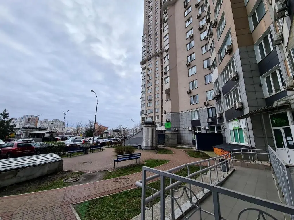 Фото Орендувати офіс, Срібнокільська вул. 1 Київ в довгострокову оренду, ціна: 22000 грн, код 3318