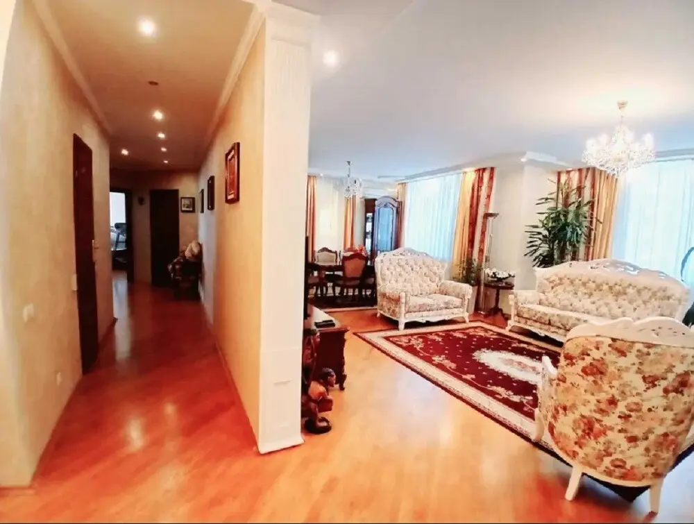 Фото Зняти 3 кімнатну квартиру, Срібнокільська вул. 1 Київ в довгострокову оренду, ціна: 25500 грн, код 3321