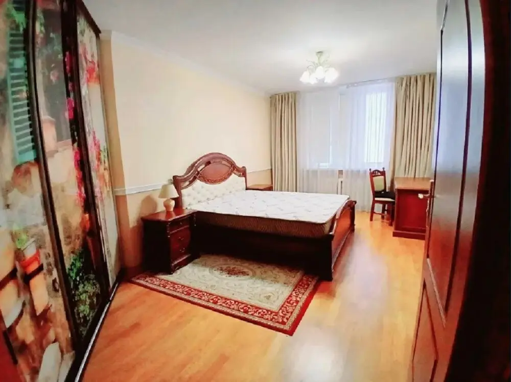 Фото Зняти 3 кімнатну квартиру, Срібнокільська вул. 1 Київ в довгострокову оренду, ціна: 25500 грн, код 3321