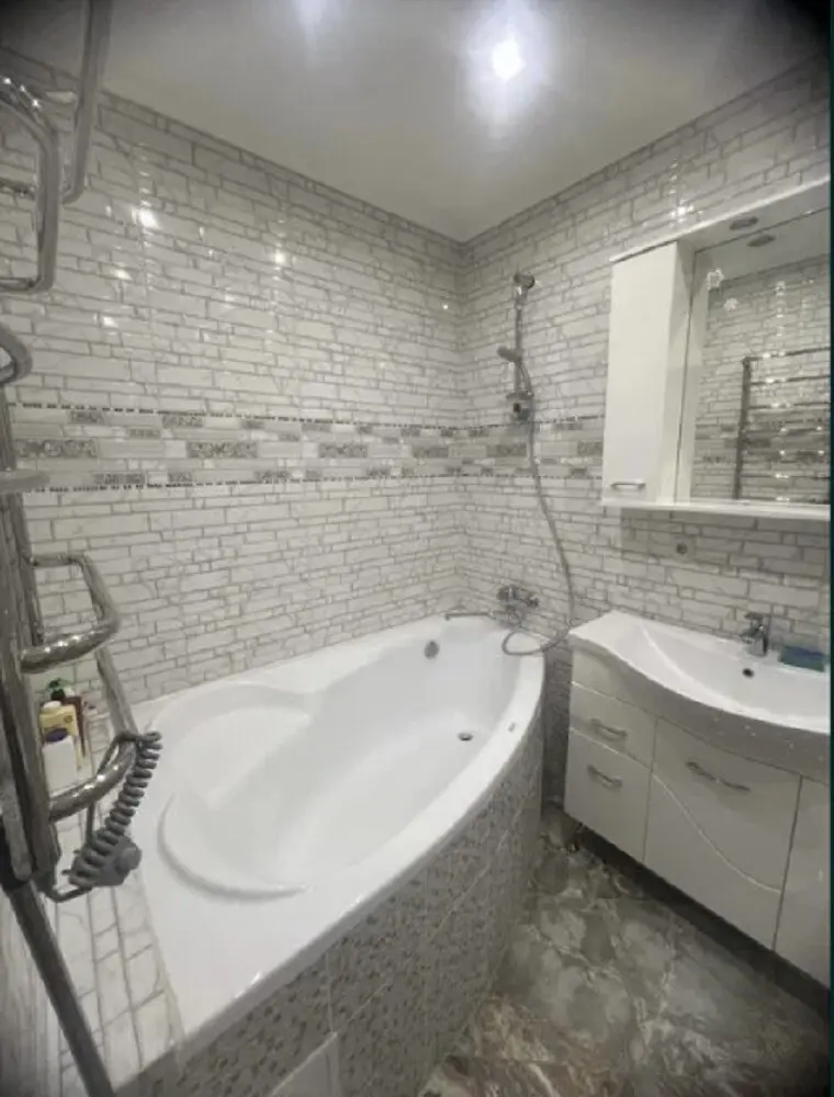 Фото Зняти 2 кімнатну квартиру, Ревуцького вул. 9 Київ в довгострокову оренду, ціна: 22825 грн, код 3324