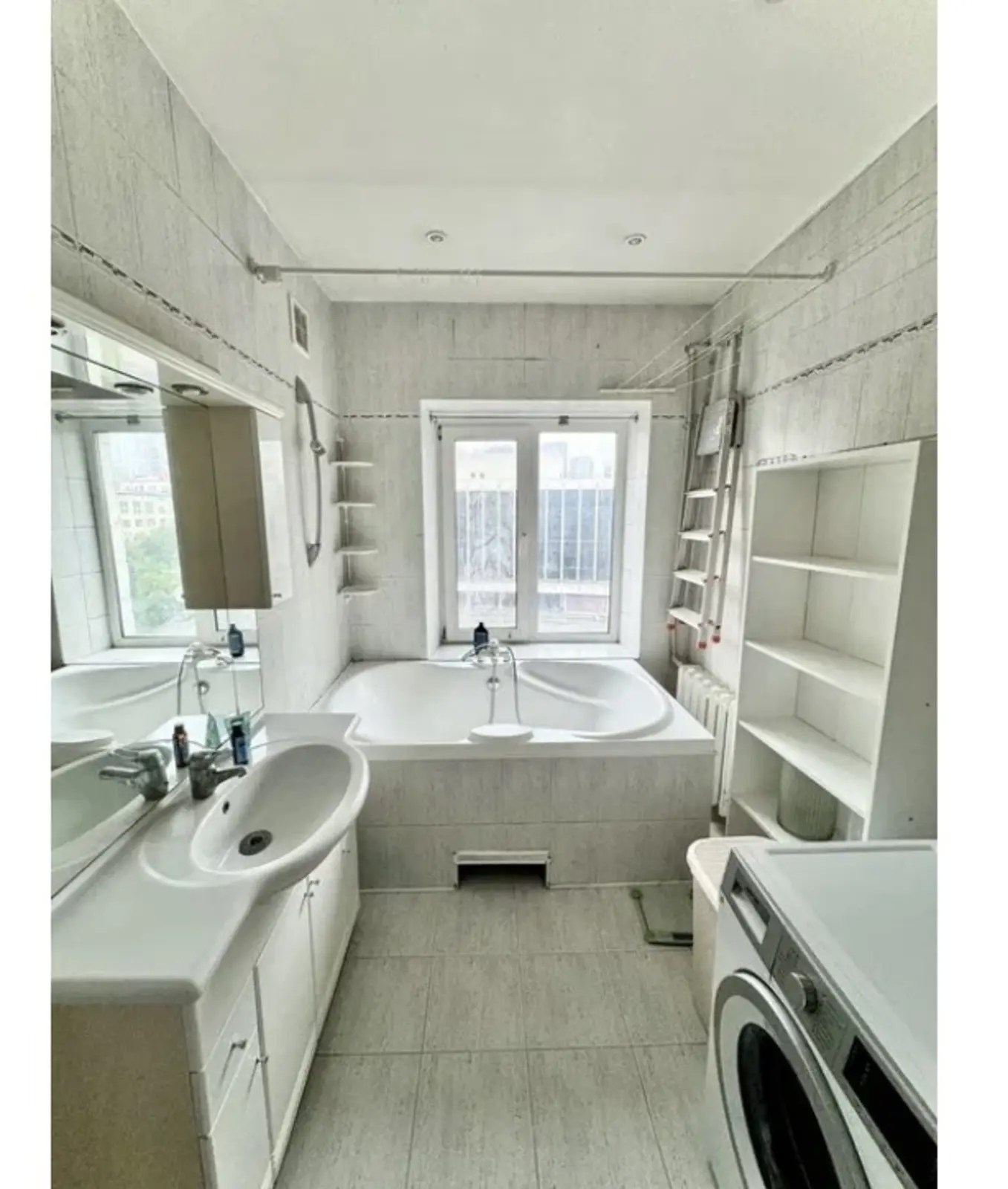 Фото Продаю 2 кімнатну квартиру, 52 кв. м, Велика Васильківська вул. (Червоноармійська) 114 Київ, ціна: 94900 $, код 3331