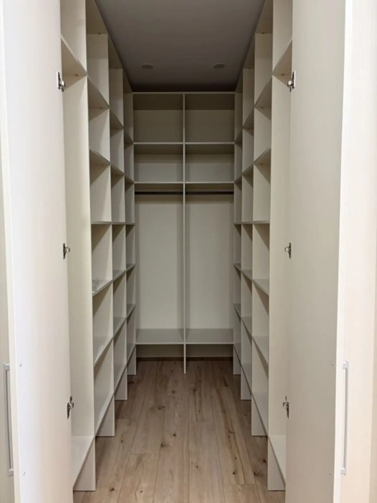 Фото Selling a 2-room apartment, 65 sq.m., Aviakonstruktora Antonova Street  Kyiv, price: 213500 $, code 3332