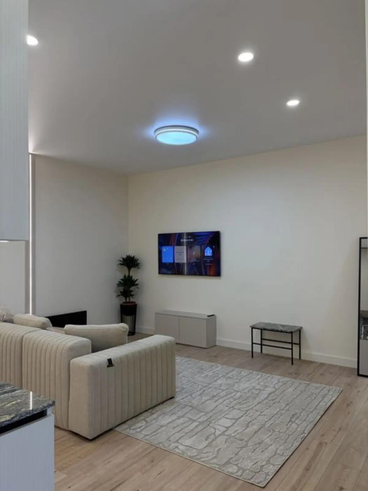 Фото Selling a 2-room apartment, 65 sq.m., Aviakonstruktora Antonova Street  Kyiv, price: 213500 $, code 3332