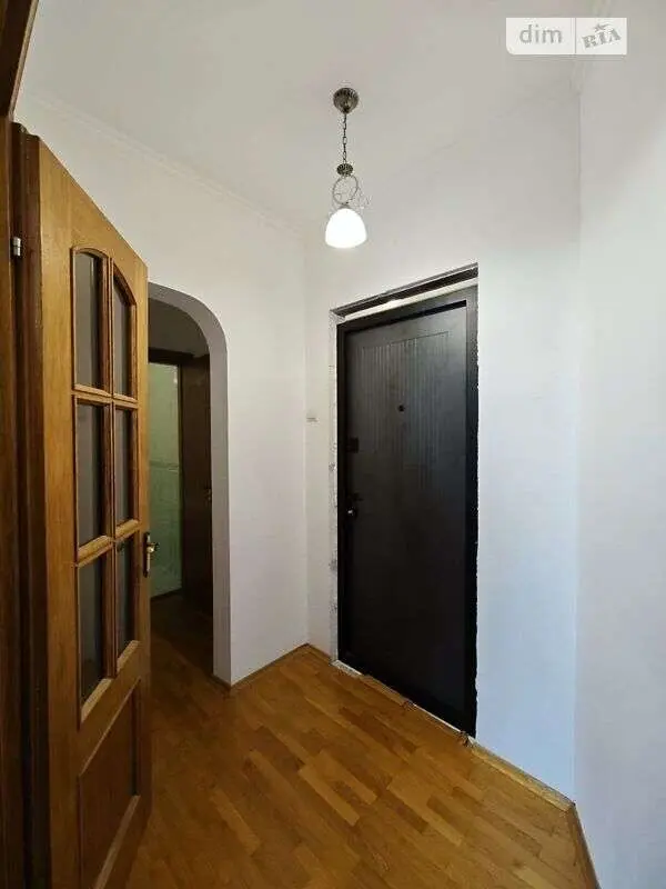 Фото Selling a 1-room apartment, 40 sq.m., Kharkivske Road 56 Kyiv, price: 53000 $, code 3340