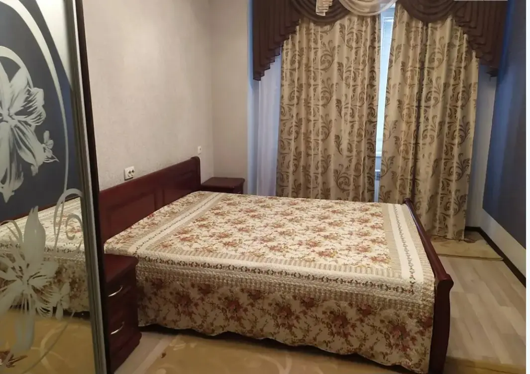 Фото Продаю 2-комнатную квартиру, 71.3 кв. м, Богдана Хмельницкого бульв. 21 Полтава, цена: 75000 $, код 3343