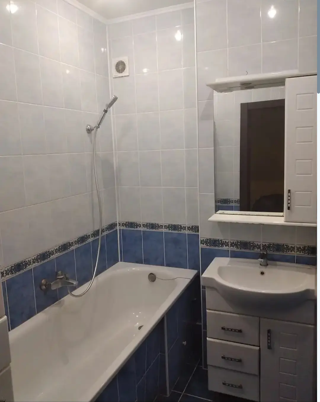 Фото Продаю 2-комнатную квартиру, 71.3 кв. м, Богдана Хмельницкого бульв. 21 Полтава, цена: 75000 $, код 3343