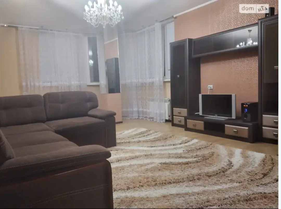 Фото Продаю 2-комнатную квартиру, 71.3 кв. м, Богдана Хмельницкого бульв. 21 Полтава, цена: 75000 $, код 3343