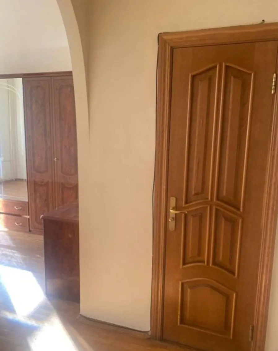 Фото Продаю 3 кімнатну квартиру, 97 кв. м, Михайлівська вул. 18а Київ, ціна: 290000 $, код 3344