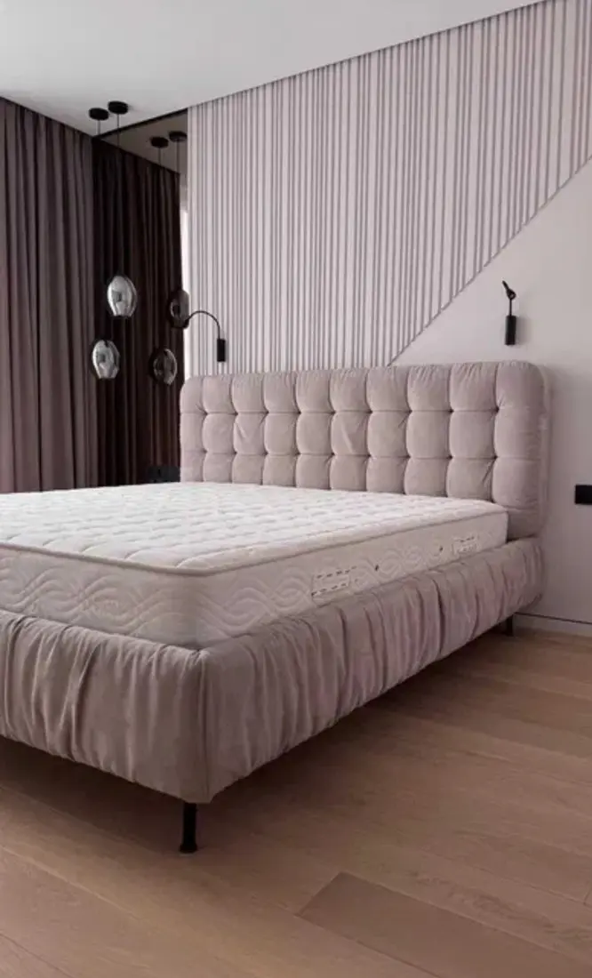 Фото Продаю 2 кімнатну квартиру, 78 кв. м, Салютна вул.  Київ, ціна: 290000 $, код 3345