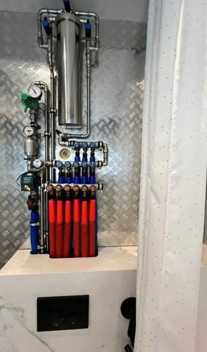 Фото Продаю 2 кімнатну квартиру, 78 кв. м, Салютна вул.  Київ, ціна: 290000 $, код 3345