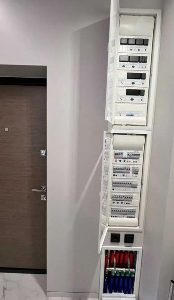 Фото Продаю 2 кімнатну квартиру, 78 кв. м, Салютна вул.  Київ, ціна: 290000 $, код 3345