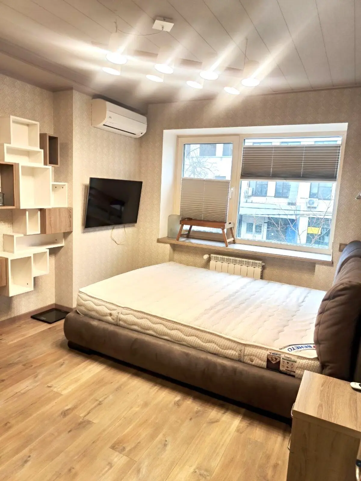 Фото Rent a 3-room apartment, Dmytrivska Street 3/7 Kyiv for long-term rent, price: 31000 грн, code 3353