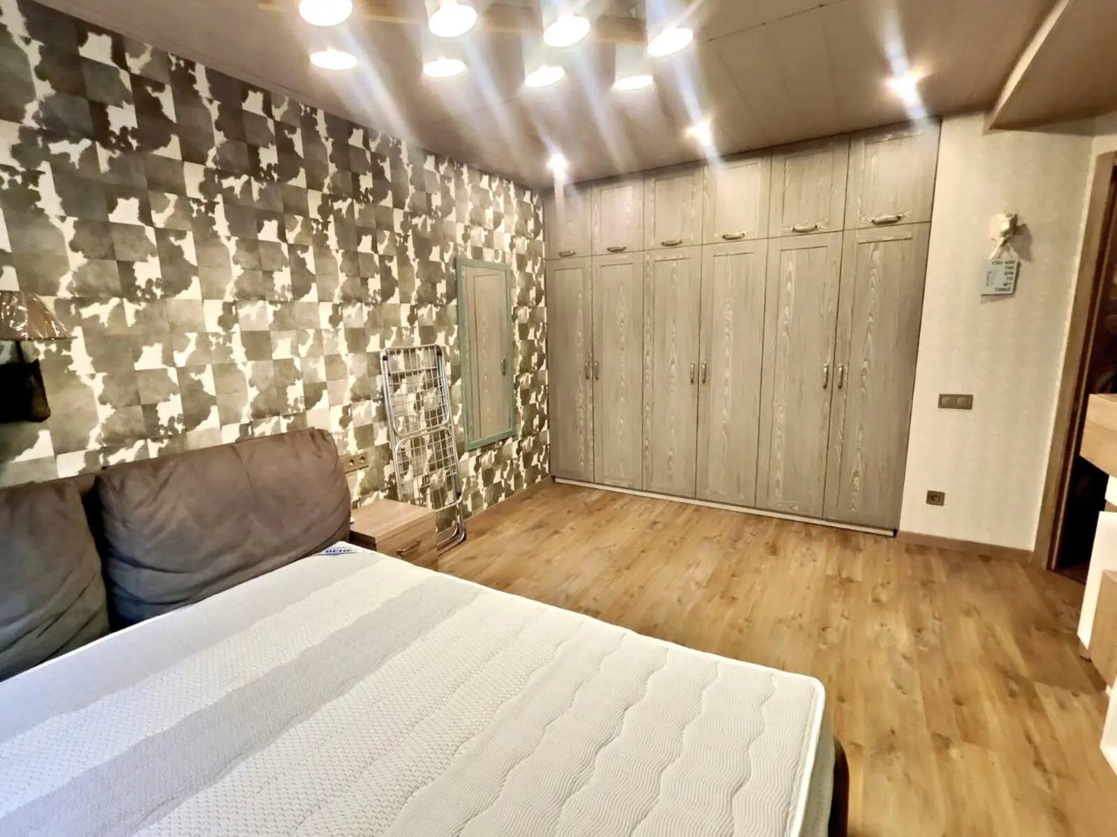 Фото Rent a 3-room apartment, Dmytrivska Street 3/7 Kyiv for long-term rent, price: 31000 грн, code 3353