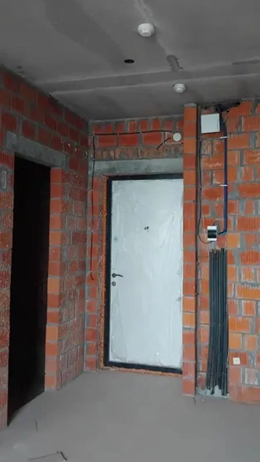 Фото Продаю 1 кімнатну квартиру, 34 кв. м, Зарічна вул. 6к4 Київ, ціна: 75000 $, код 3356