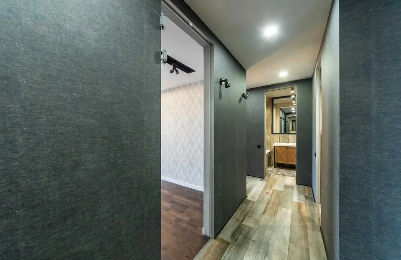 Фото Продаю 3 кімнатну квартиру, 125 кв. м, Зарічна вул. 1в Київ, ціна: 193000 $, код 3358