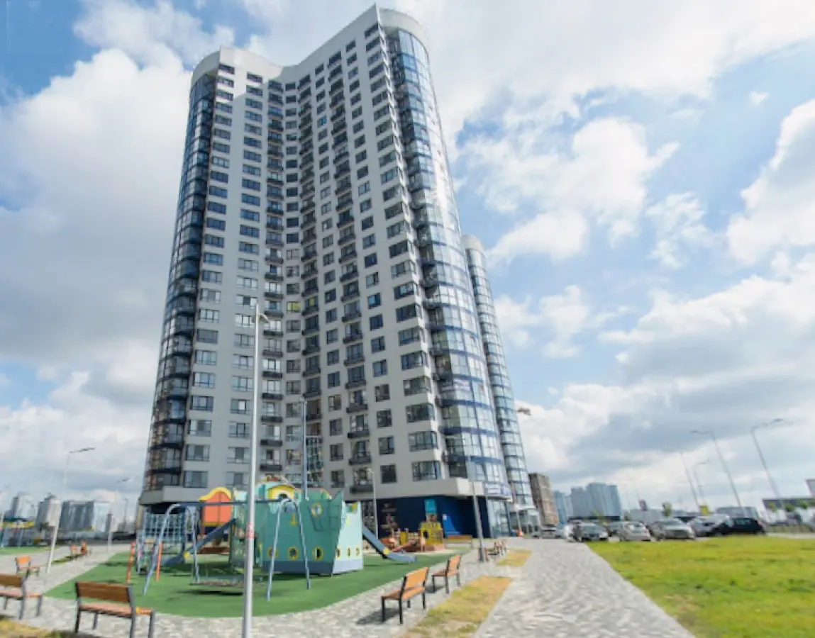 Фото Продаю 3 кімнатну квартиру, 125 кв. м, Зарічна вул. 1в Київ, ціна: 193000 $, код 3358