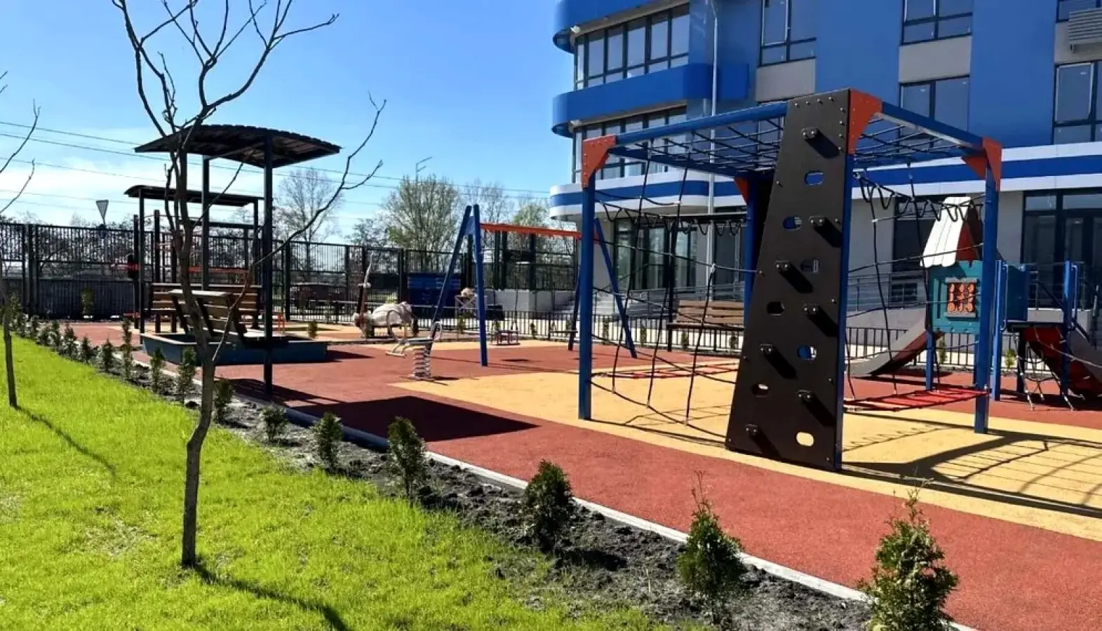 Фото Продаю 2 кімнатну квартиру, 75 кв. м, Дніпровська набережна 17 Київ, ціна: 92000 $, код 3359