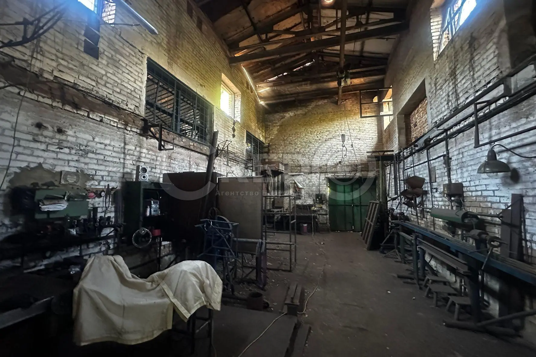 Фото Продаю склад, 857.9 кв. м, Книжкова вул.  Кривий Ріг, ціна: 49000 $, код 3368