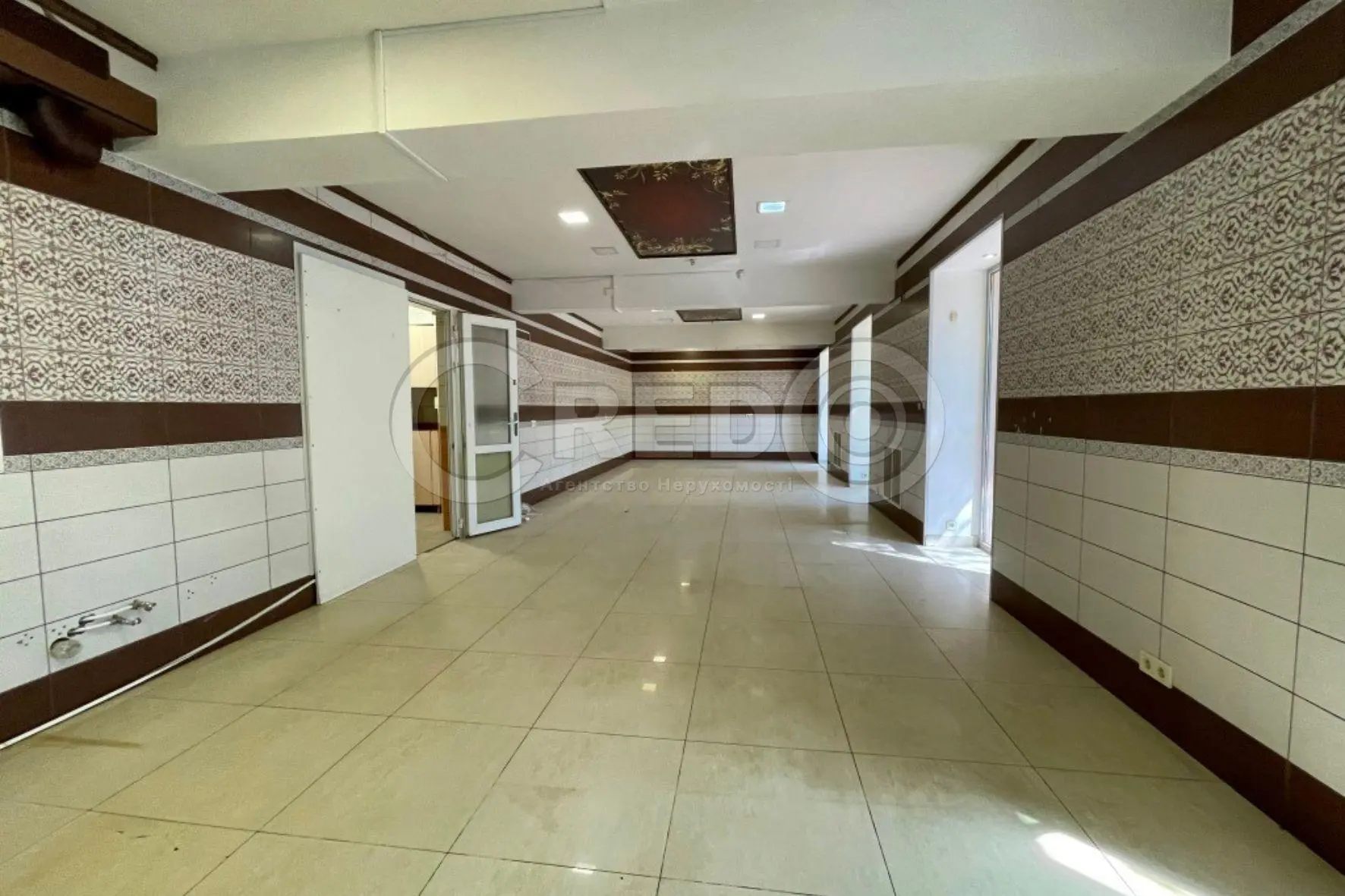 Фото Продаю коммерческую недвижимость, 106.8 кв. м, Гагарина просп.  Кривой Рог, цена: 190000 $, код 3375