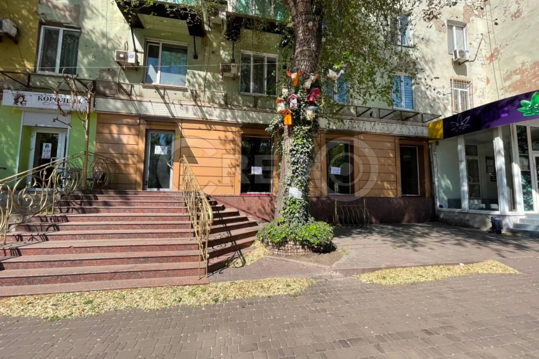 Фото Продаю коммерческую недвижимость, 106.8 кв. м, Гагарина просп.  Кривой Рог, цена: 190000 $, код 3375