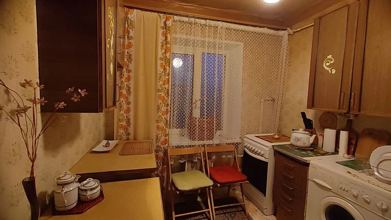 Фото Зняти 2 кімнатну квартиру, Будівельників вул. 8 Київ в довгострокову оренду, ціна: 9000 грн, код 3384