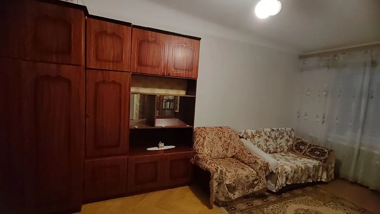 Фото Зняти 2 кімнатну квартиру, Будівельників вул. 8 Київ в довгострокову оренду, ціна: 9000 грн, код 3384