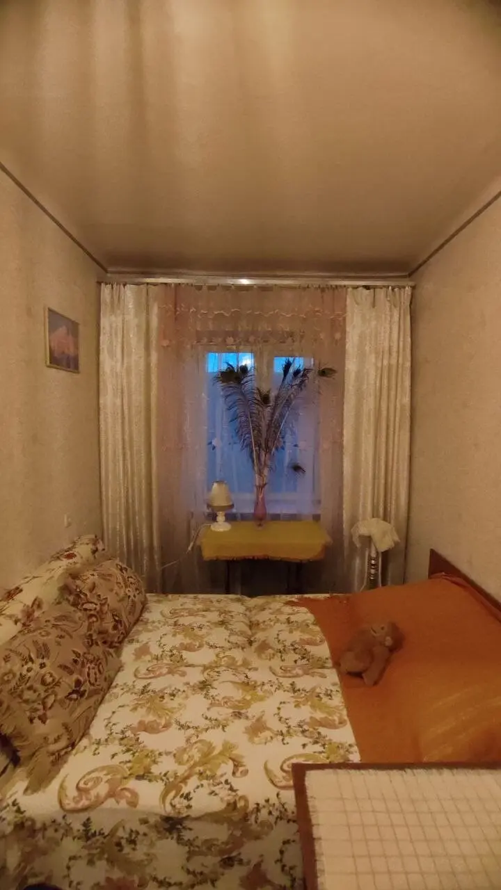 Фото Зняти 2 кімнатну квартиру, Будівельників вул. 8 Київ в довгострокову оренду, ціна: 9000 грн, код 3384