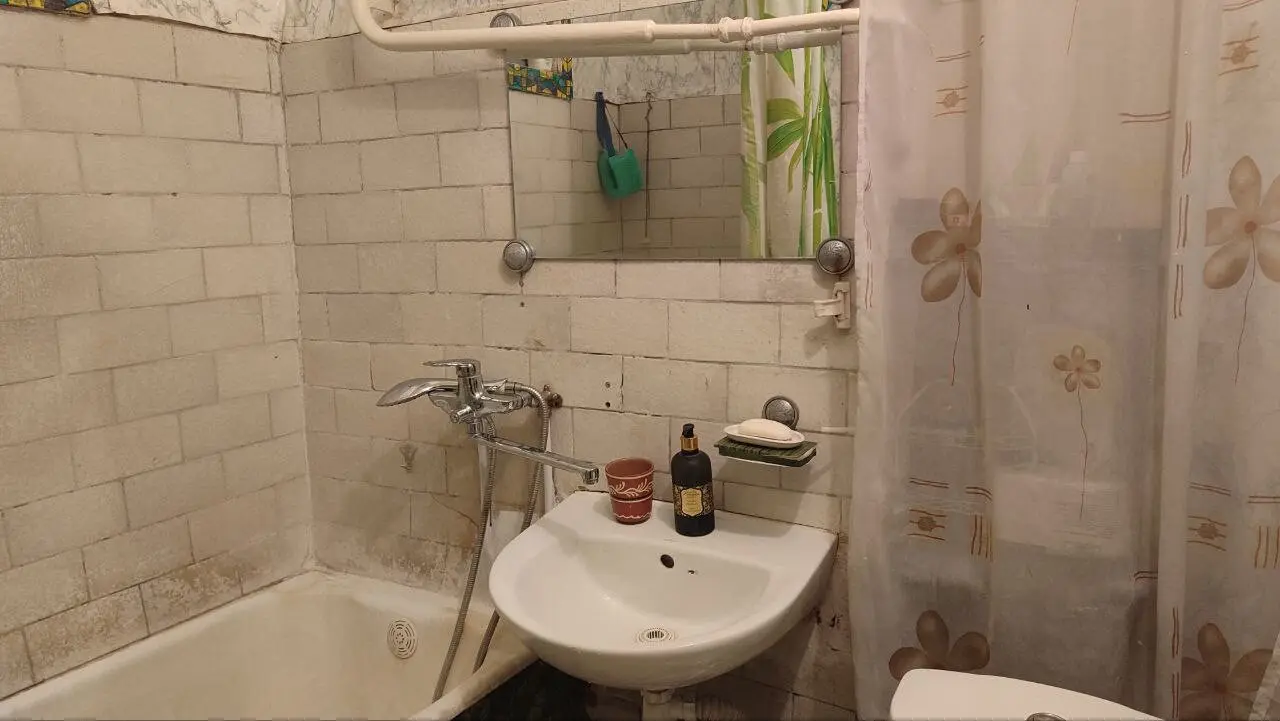 Фото Зняти 2 кімнатну квартиру, Будівельників вул. 8 Київ в довгострокову оренду, ціна: 9000 грн, код 3384