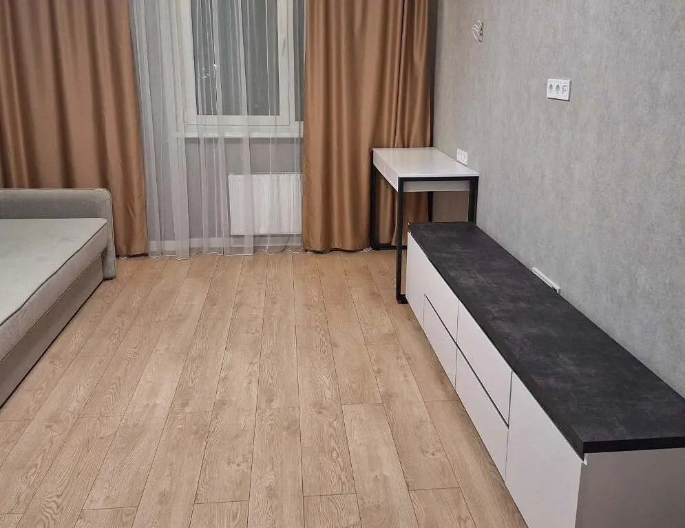 Фото Зняти 1 кімнатну квартиру, Харківське шосе 190 Київ в довгострокову оренду, ціна: 16000 грн, код 3385