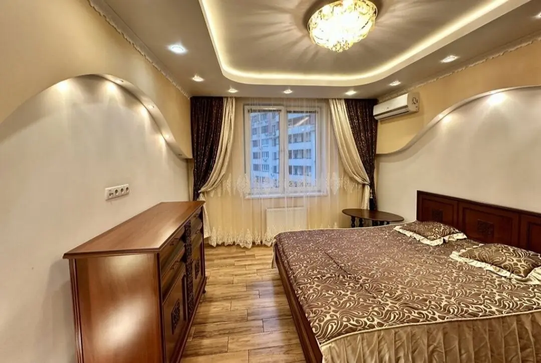 Фото Зняти 1 кімнатну квартиру, В’ячеслава Чорновола вул. 27 Київ в довгострокову оренду, ціна: 25000 грн, код 3410