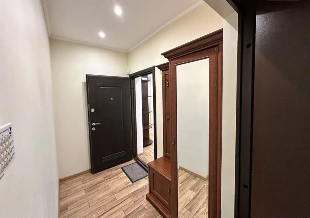 Фото Зняти 1 кімнатну квартиру, В’ячеслава Чорновола вул. 27 Київ в довгострокову оренду, ціна: 25000 грн, код 3410