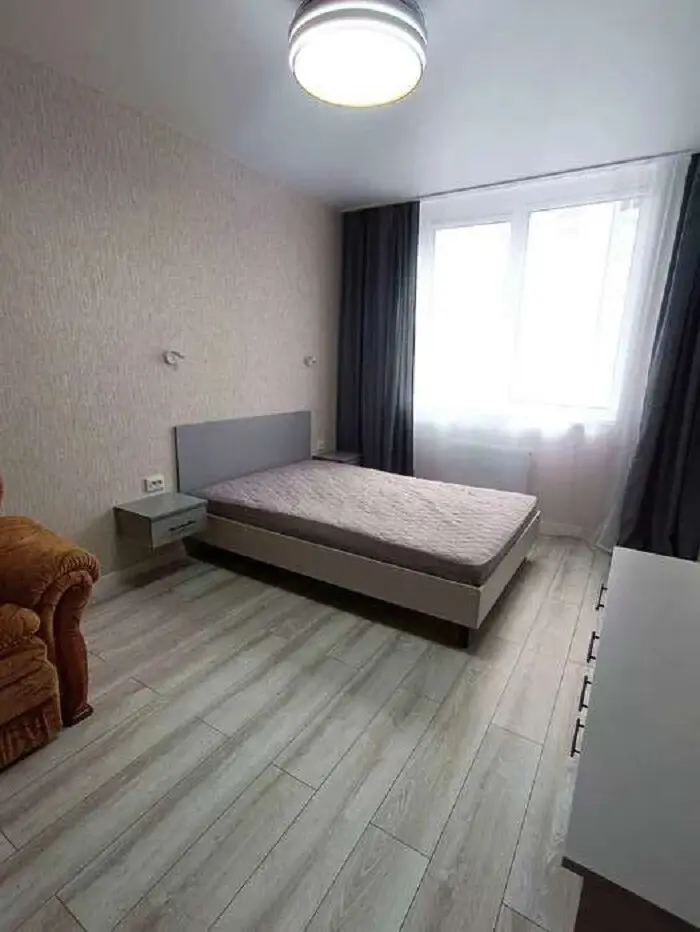 Фото Зняти 1 кімнатну квартиру, Ревуцького вул. 40 Київ в довгострокову оренду, ціна: 18000 грн, код 3412