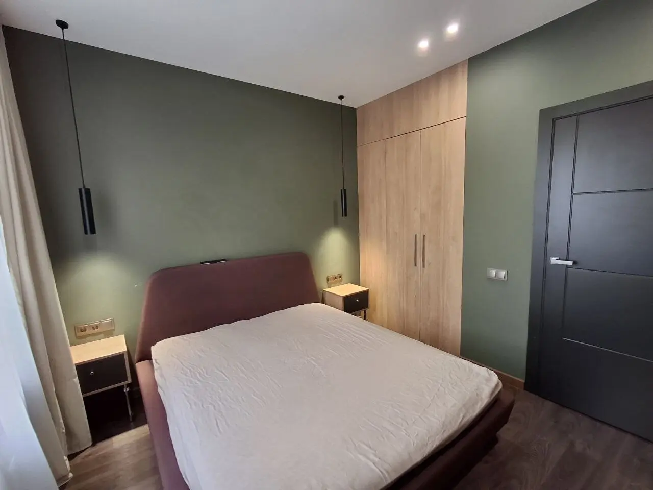 Фото Зняти 1 кімнатну квартиру, Шолуденка вул. 1 Київ в довгострокову оренду, ціна: 27000 грн, код 3413