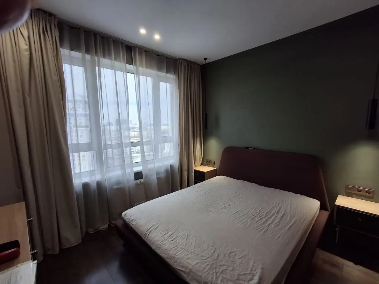 Фото Зняти 1 кімнатну квартиру, Шолуденка вул. 1 Київ в довгострокову оренду, ціна: 27000 грн, код 3413