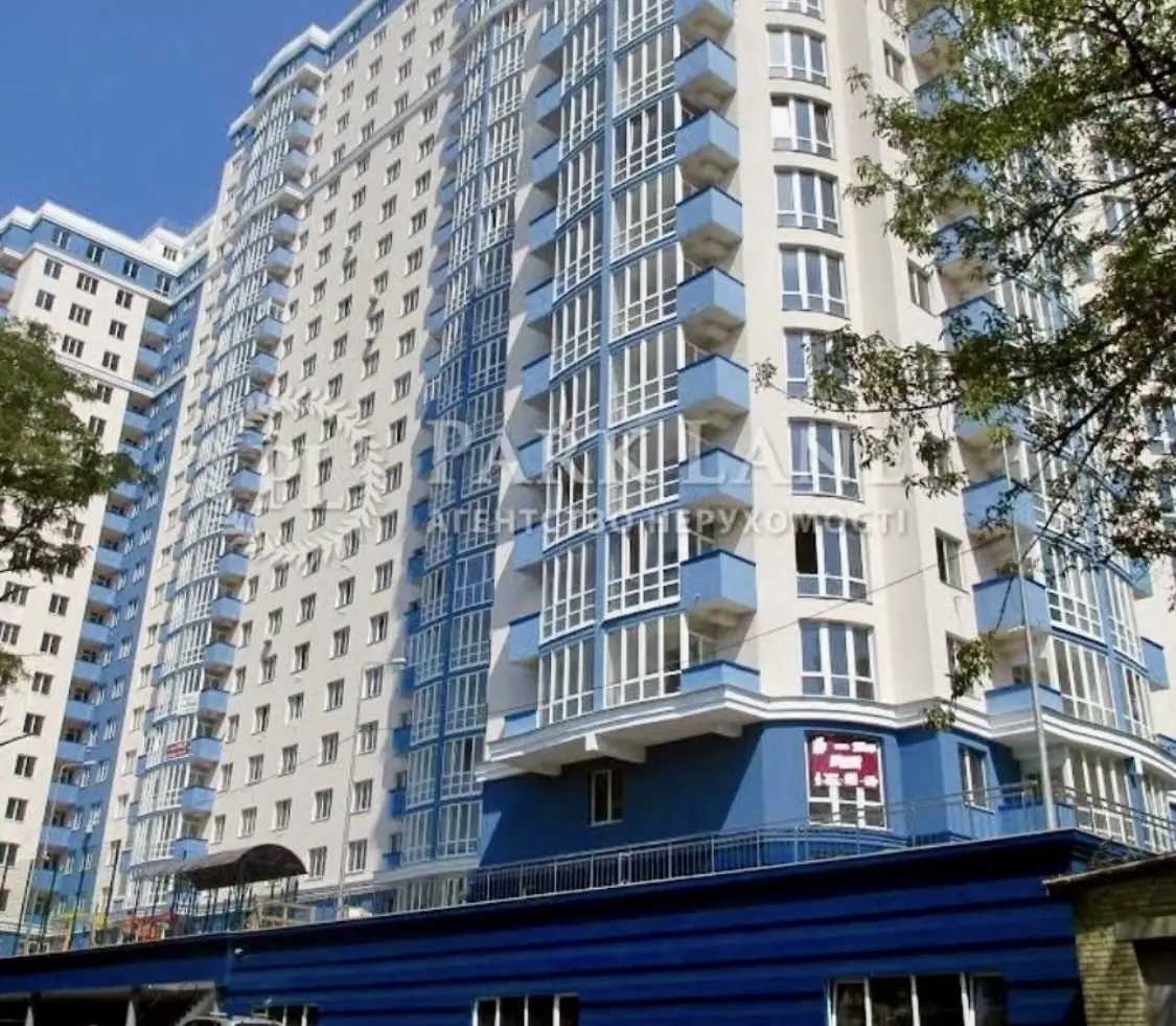 Фото Rent a 4-room apartment, Kyrylo-Mefodiivska Street 2 Kyiv for long-term rent, price: 1000 $, code 3415