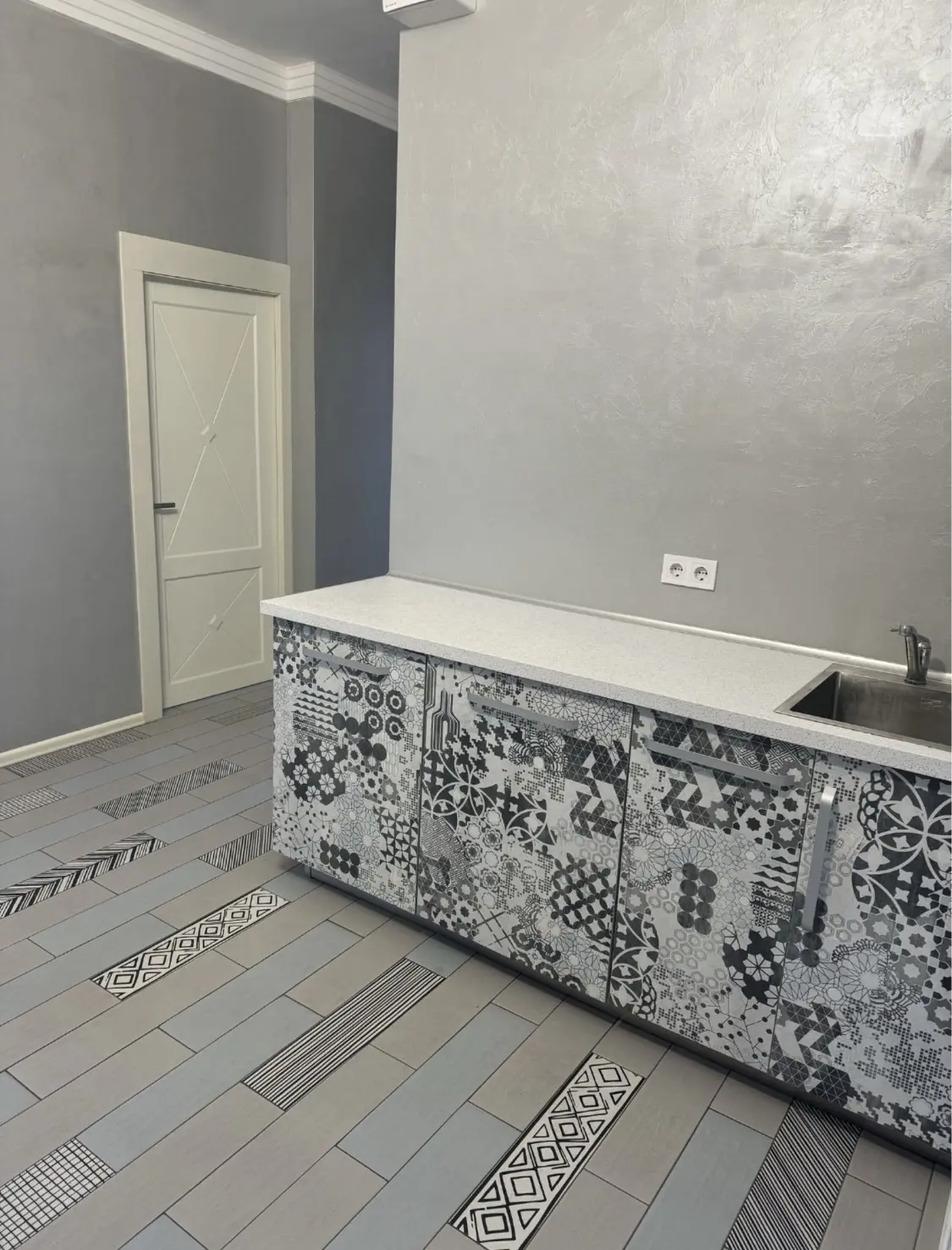 Фото Rent a 4-room apartment, Kyrylo-Mefodiivska Street 2 Kyiv for long-term rent, price: 1000 $, code 3415