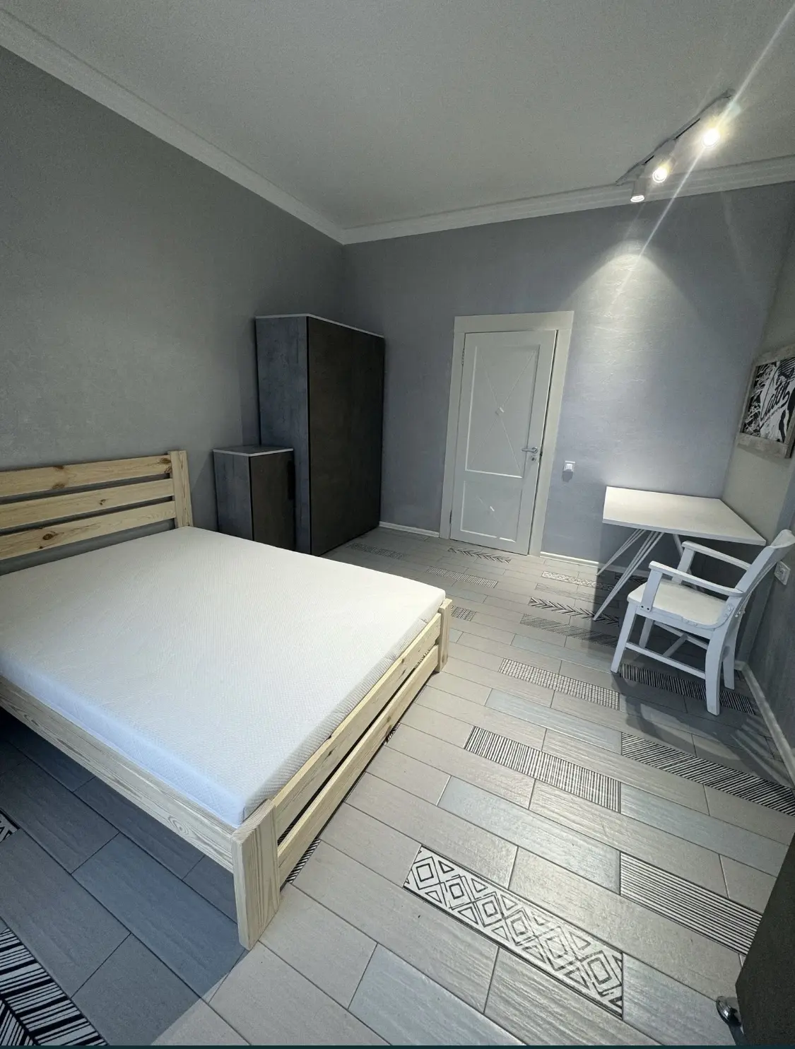 Фото Rent a 4-room apartment, Kyrylo-Mefodiivska Street 2 Kyiv for long-term rent, price: 1000 $, code 3415