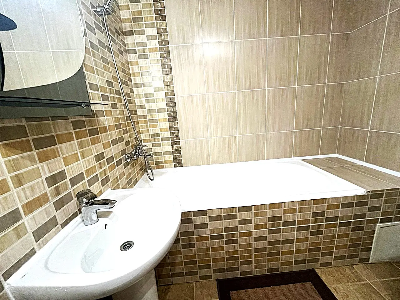 Фото Снять 1-комнатную квартиру, Верховинная ул. 35 Киев в долгосрочную аренду, цена: 19000 UAH, код 3416