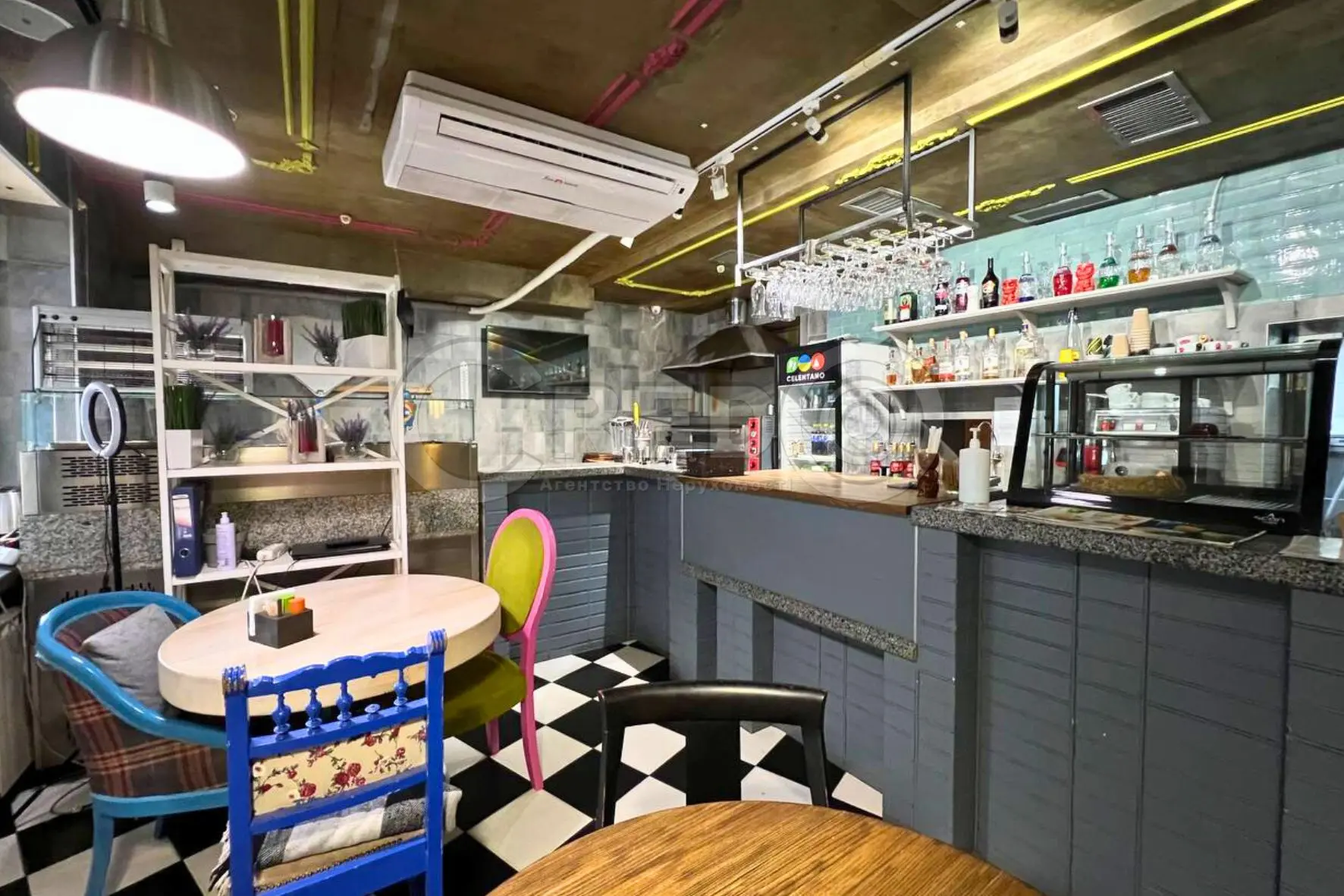 Фото Продаю комерційну нерухомість, 129.4 кв. м, Гагаріна просп.  Кривий Ріг, ціна: 170000 $, код 3423