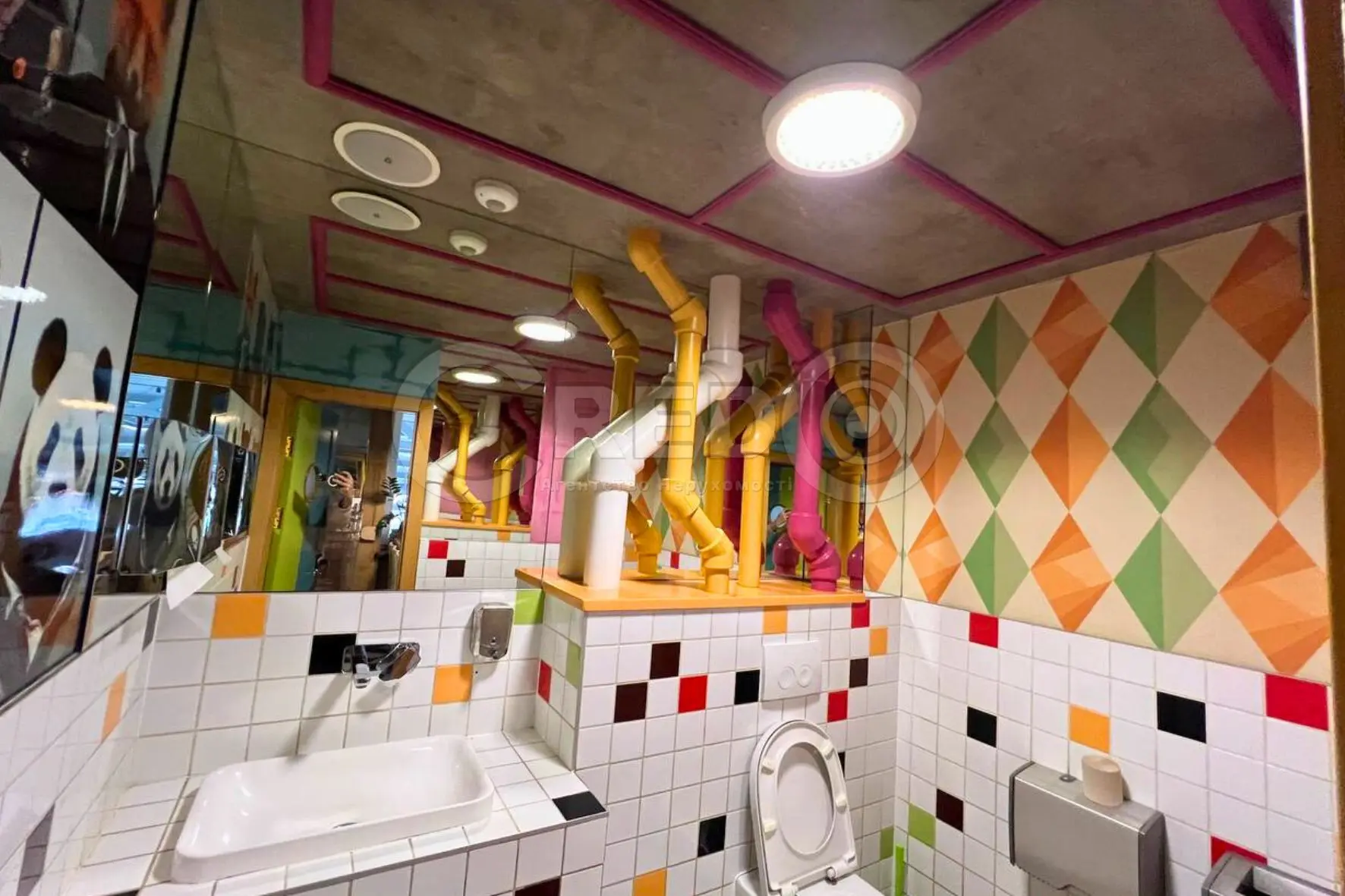 Фото Продаю комерційну нерухомість, 129.4 кв. м, Гагаріна просп.  Кривий Ріг, ціна: 170000 $, код 3423